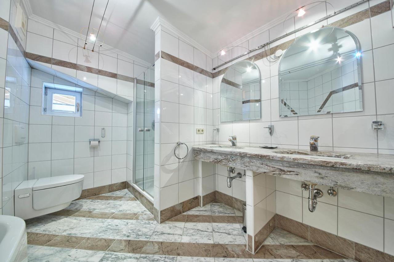 Marys Penthouse Apartment *